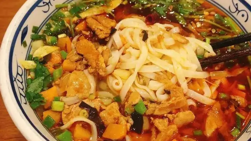 陕西本地人从小吃到大的8碗面，每一碗都香到跺脚