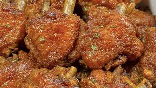 在家轻松做金黄酥脆椒盐鸡翅，外酥里嫩超香