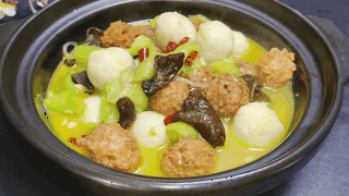 夏日不炒菜？一锅丝瓜丸子汤，鲜美下饭又快手