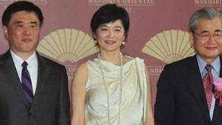 林青霞超短发配白裙减龄20岁尽显豪门阔太风范