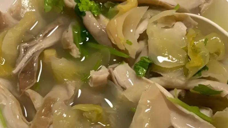 潮汕咸菜猪肚汤：酸鲜爽口暖心胃
