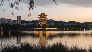铜城夏夜：烟火与诗意交织的精彩时光