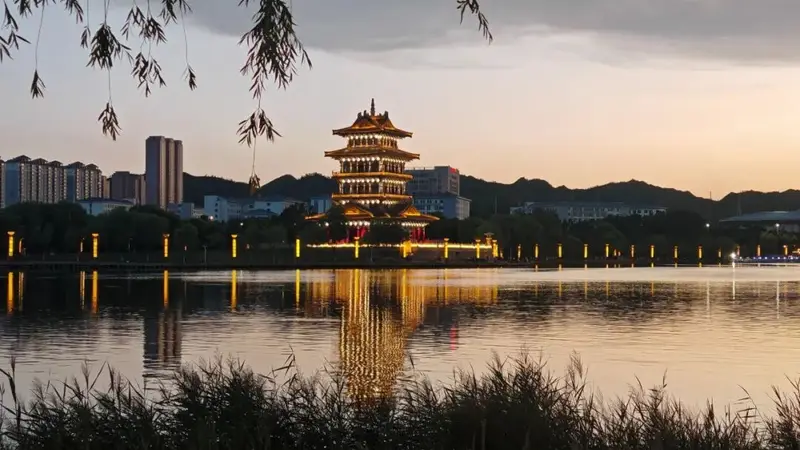 铜城夏夜：烟火与诗意交织的精彩时光