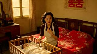 1975年我娶了带两岁男娃的寡妇，新婚夜孩子生病就医她含泪求助，我承诺往后与她共担风雨