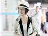 杨钰莹印花长开衫配短裤，演绎“外长里短”时髦减龄穿搭