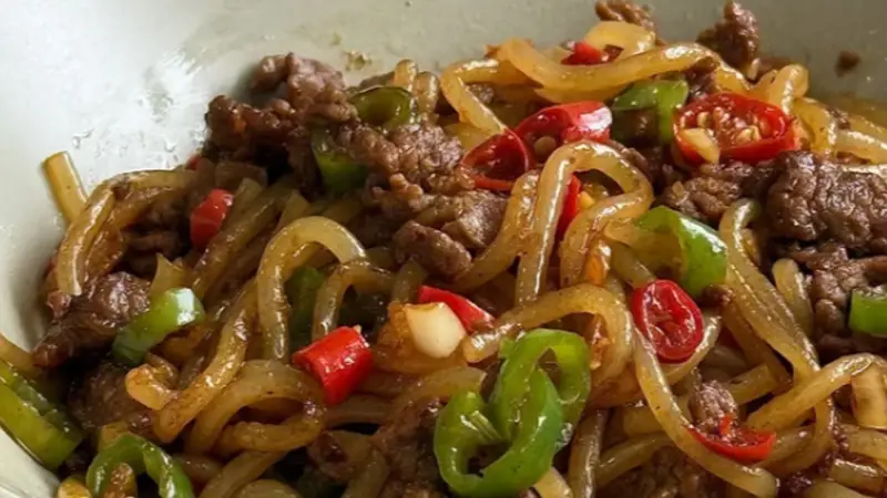 吉安泰和牛肉炒粉：镬气锁鲜香赣地烟火味