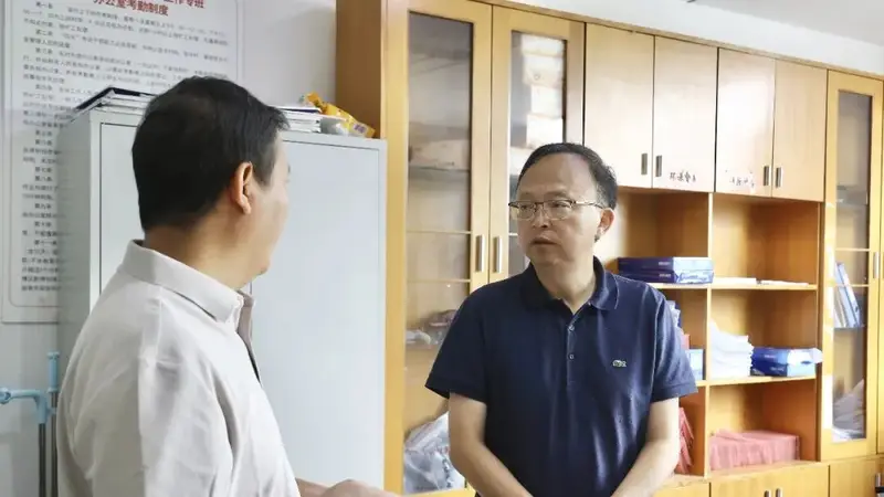 董立军调研督导黄果树暑期旅游服务保障工作