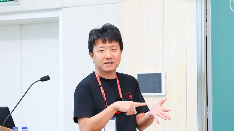 9月1日起王虹任法国高等科学研究所终身教授 菲尔兹奖得主行列再添中国数学家
