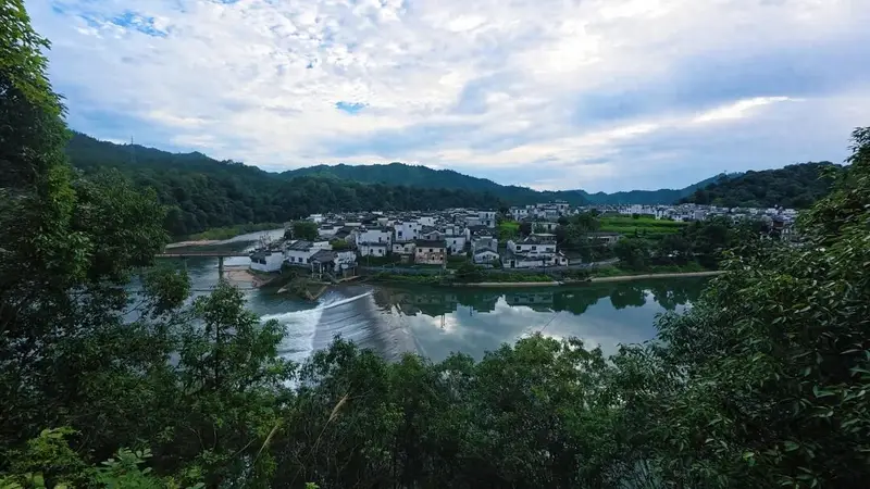 百万粉丝博主深陷婺源慢生活：住进古宅才懂乡居真谛