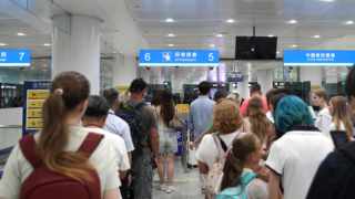 暑期入境游热潮涌动 大连空港口岸多项举措护航高效通关
