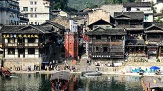 8年烧光50亿！网红古镇倒闭潮背后：投资误区与文旅困局