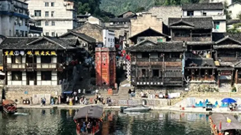 8年烧光50亿！网红古镇倒闭潮背后：投资误区与文旅困局