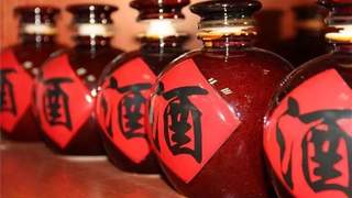 2024年，这场关于“酒局变了”的全民共识启幕：国人喝酒习惯全面转向，背后原因全解析