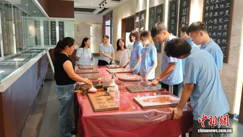 商洛学子探访非遗传承 赓续中华文脉薪火